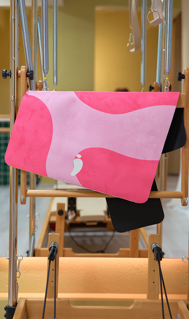 Model with tote bag